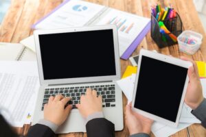 convert ipad into laptop​