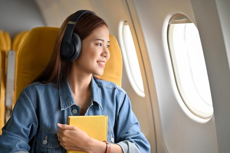 can you use bluetooth headphones on a plane